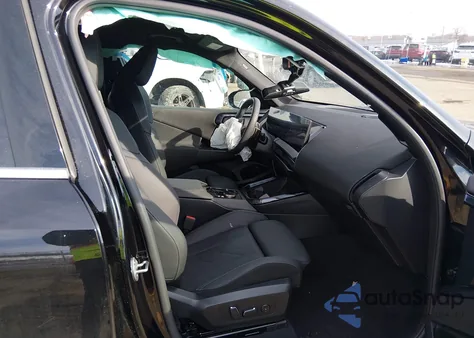 2025 BMW X3 30 xDrive z USA, uszkodzony, nr VIN 5UX53GP05S9033455